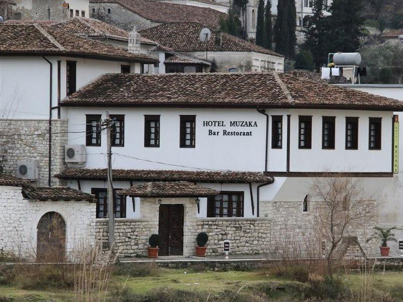 Boutique Hotel Muzaka بيرات المظهر الخارجي الصورة