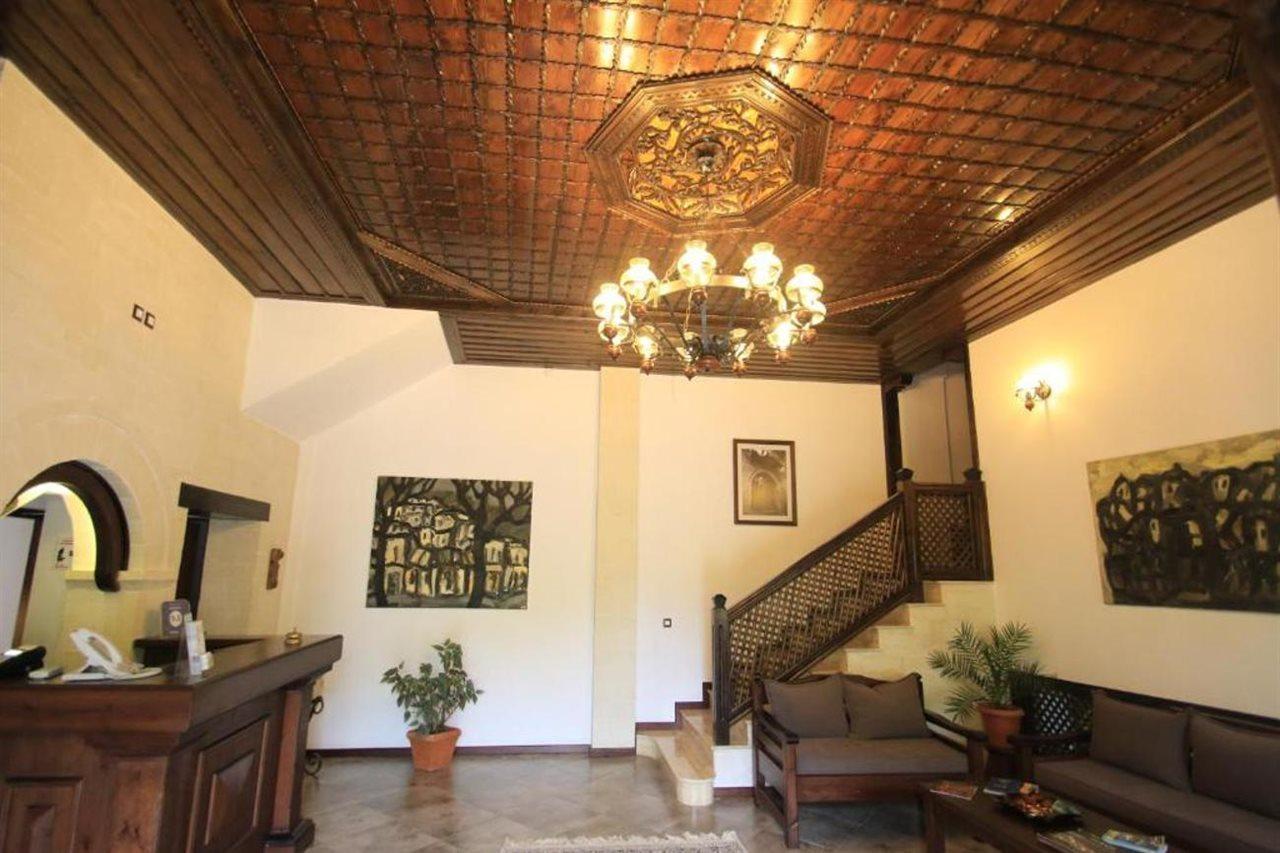 Boutique Hotel Muzaka بيرات المظهر الخارجي الصورة