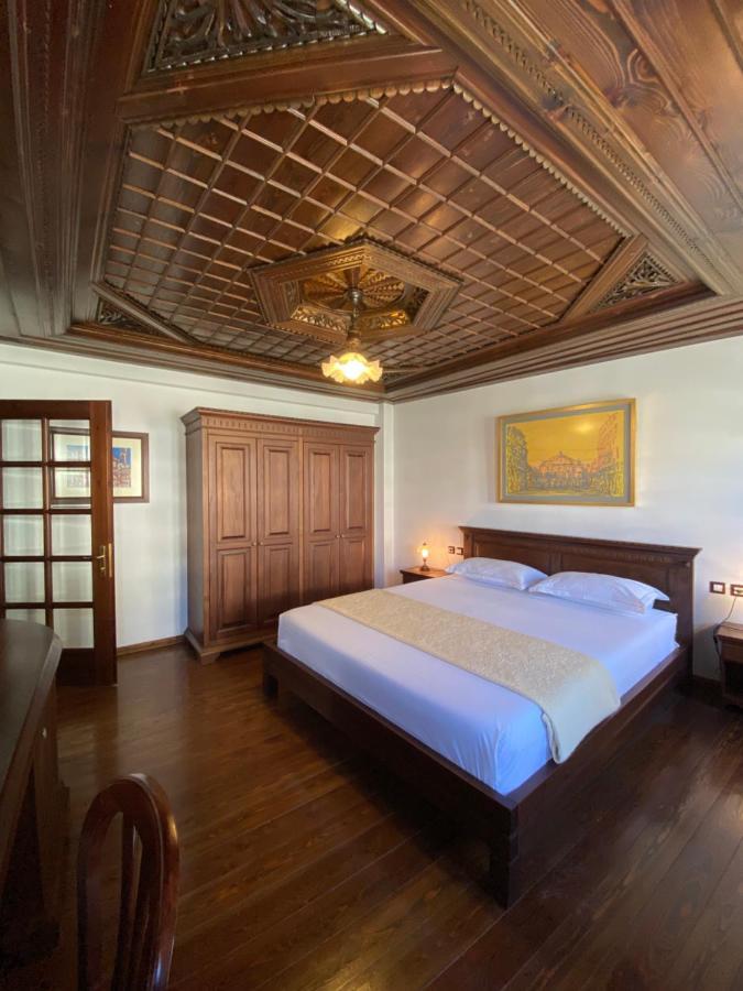 Boutique Hotel Muzaka بيرات المظهر الخارجي الصورة