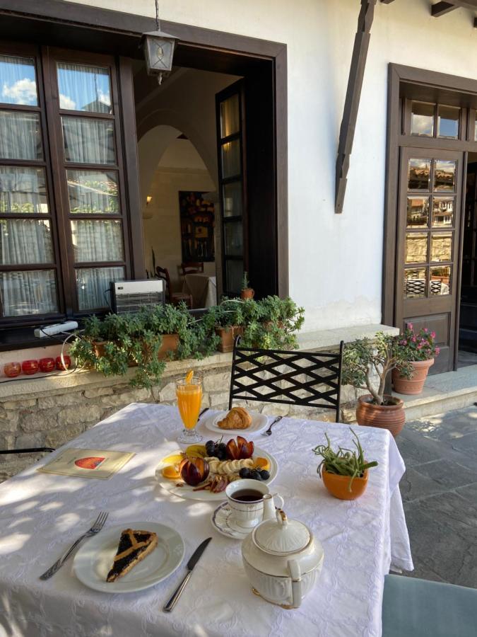 Boutique Hotel Muzaka بيرات المظهر الخارجي الصورة