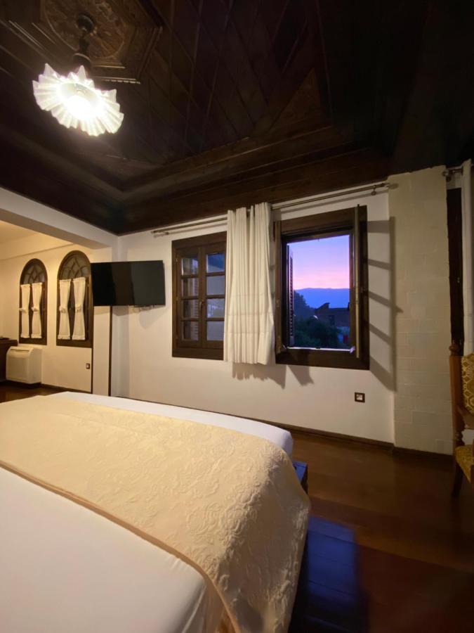 Boutique Hotel Muzaka بيرات المظهر الخارجي الصورة