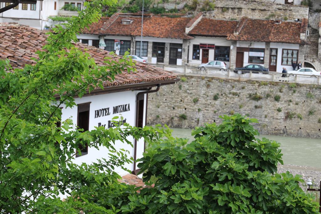 Boutique Hotel Muzaka بيرات المظهر الخارجي الصورة