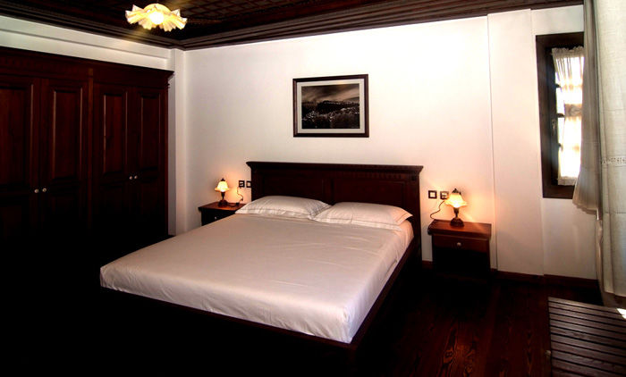 Boutique Hotel Muzaka بيرات المظهر الخارجي الصورة